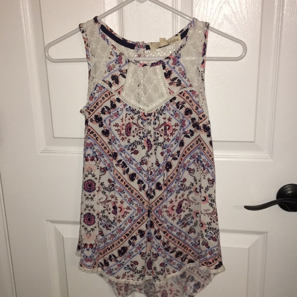 super cute flowy tank top - Picture 1 of 3
